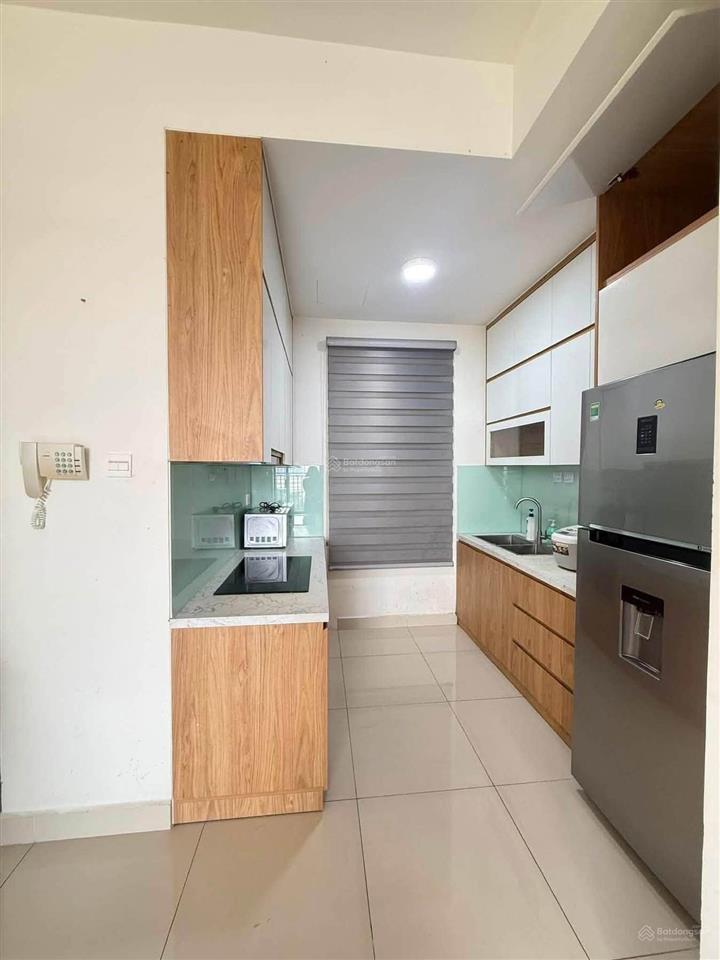 Cho thuê căn 3pn  nội thất cơ bản giá 19tr tại the sun avenue, trống sẵn  chính chủ