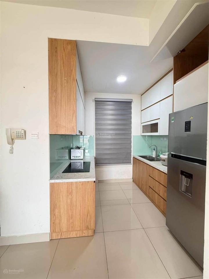Cho thuê căn 3pn  nội thất cơ bản giá 19tr tại the sun avenue, trống sẵn  chính chủ