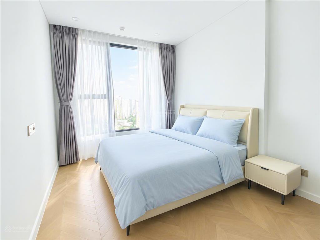 Trống sẵn căn 2pn  full nt tại lumiere riverside  giá 35 triệu bao phí quản lí