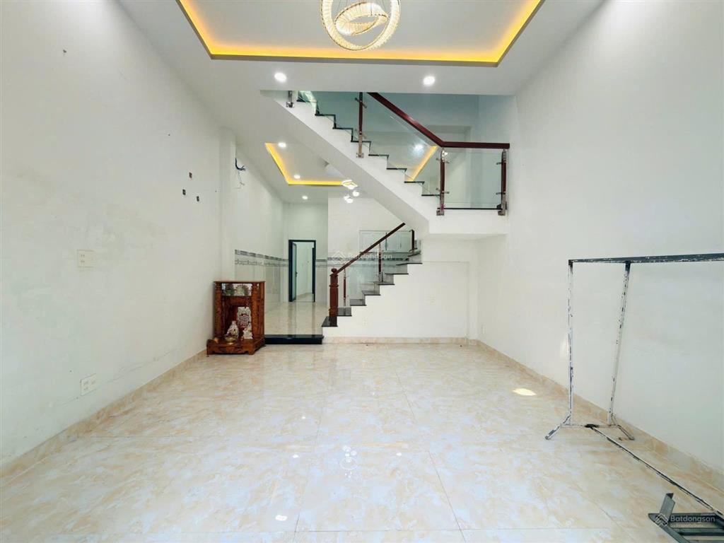 Nhà đẹp p14 gò vấp 2 tầng 4pn p14 khu dân cư đông đúc, dọn vào ở ngay giá 5.990 tỷ có tl
