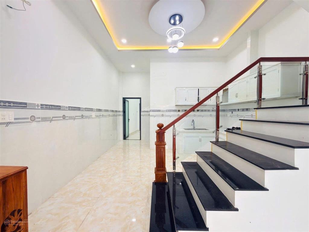Nhà đẹp p14 gò vấp 2 tầng 4pn p14 khu dân cư đông đúc, dọn vào ở ngay giá 5.990 tỷ có tl