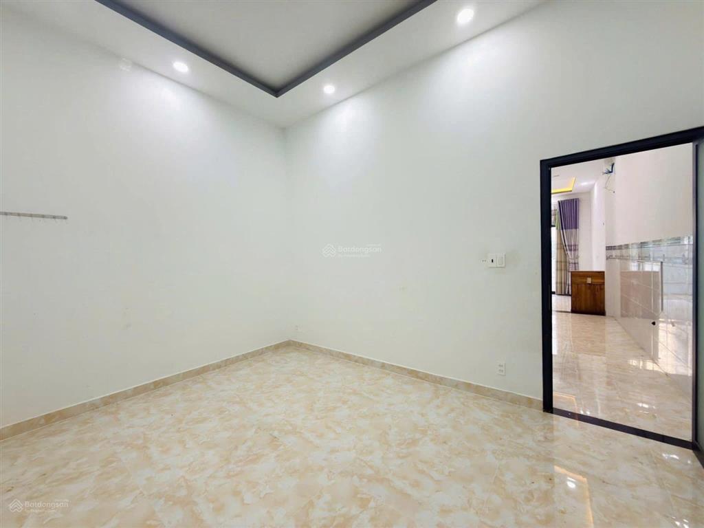 Nhà đẹp p14 gò vấp 2 tầng 4pn p14 khu dân cư đông đúc, dọn vào ở ngay giá 5.990 tỷ có tl