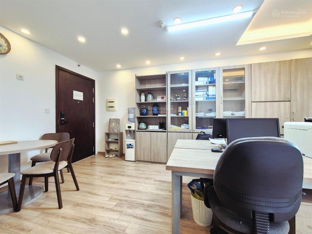 Bán căn hộ 2 phòng ngủ vinhomes d'capitale tầng đẹp full nội thất cao cấp chỉ 4,8 tỷ