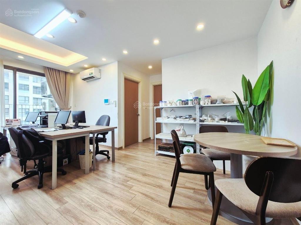 Bán căn hộ 2 phòng ngủ vinhomes d'capitale tầng đẹp full nội thất cao cấp chỉ 4,8 tỷ