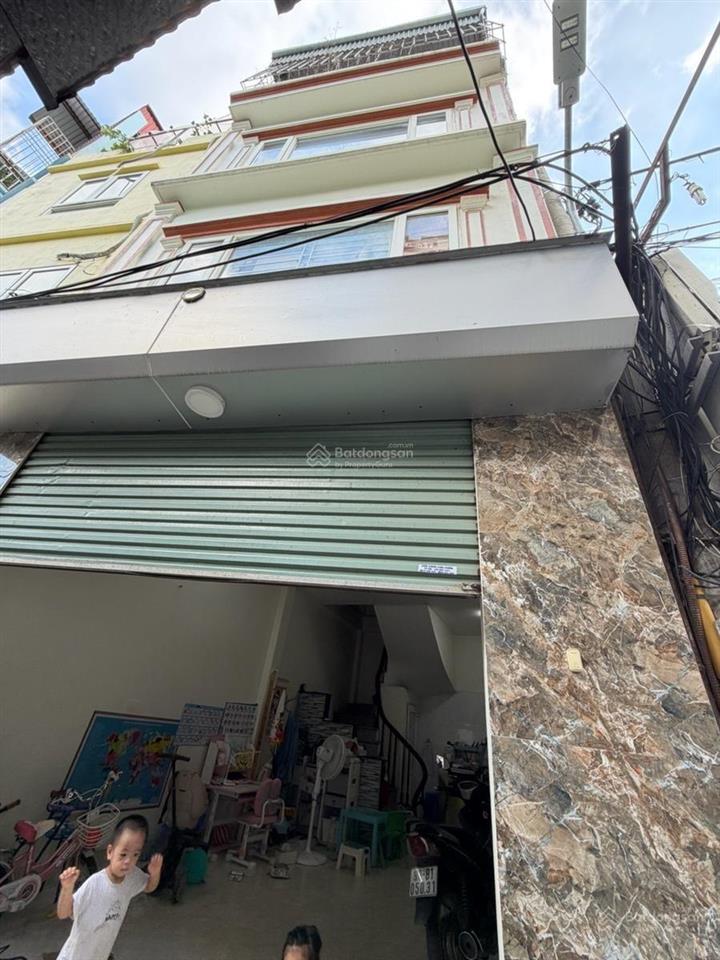 Lô góc, dân xây, ngõ 169 đại mỗ 35m, 4 tầng, ngõ thông, gần ô tô, cạnh công an phường