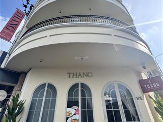 Bán nhà mặt phố trần nhật duật, 50 tỷ, 186m2, đẹp, nhiều tiện ích, q1, hcm