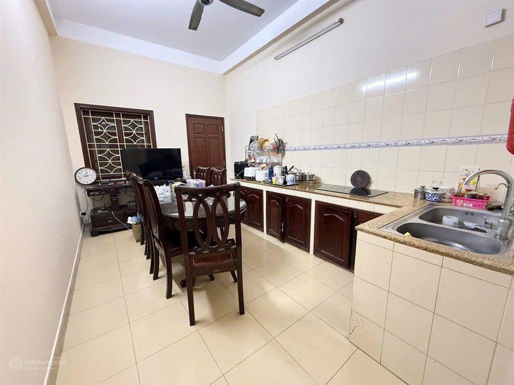 Hiếm ba đình! nhà dân xây kim mã ngõ thông, giếng trời chờ thang máy, hàng xóm ks dewoo