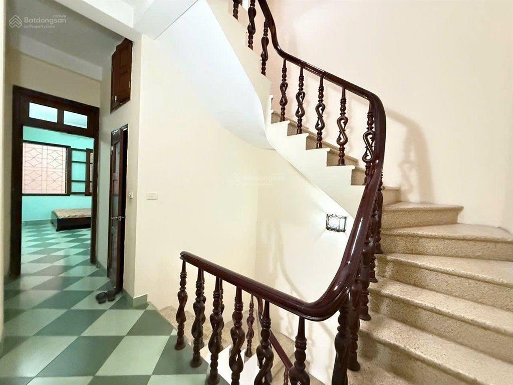 Hiếm ba đình! nhà dân xây kim mã ngõ thông, giếng trời chờ thang máy, hàng xóm ks dewoo