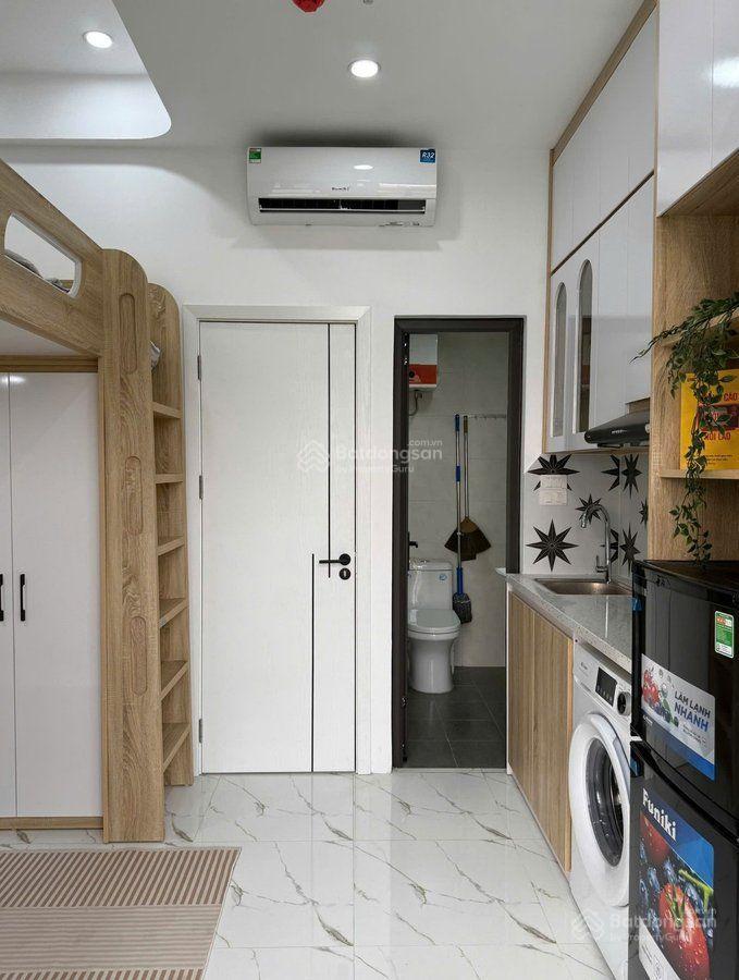 Giảm 1 tỷ. sát royal city, ccmn 9 phòng full khách dòng tiền 1 tỷ/năm giảm sâu mùa lễ. nhà 2 thoáng