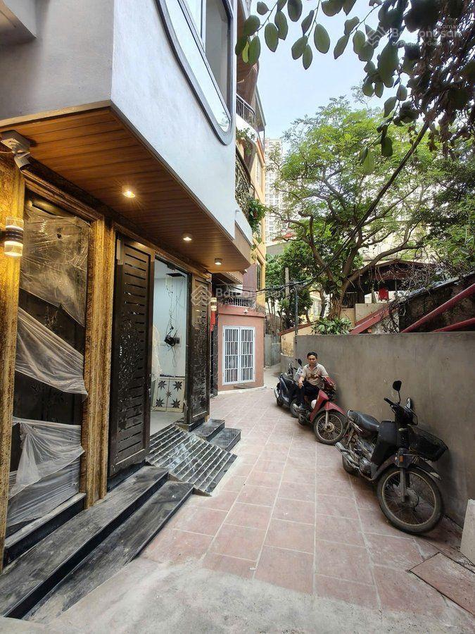 Giảm 1 tỷ. sát royal city, ccmn 9 phòng full khách dòng tiền 1 tỷ/năm giảm sâu mùa lễ. nhà 2 thoáng