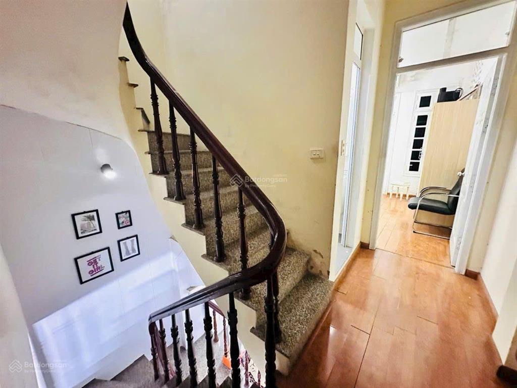 Nhà đẹp ngõ 68 cầu giấy 40m2 x 6t 2 thoáng ở & kinh doanh đều đỉnh, nhà dân xây. khu cán bộ