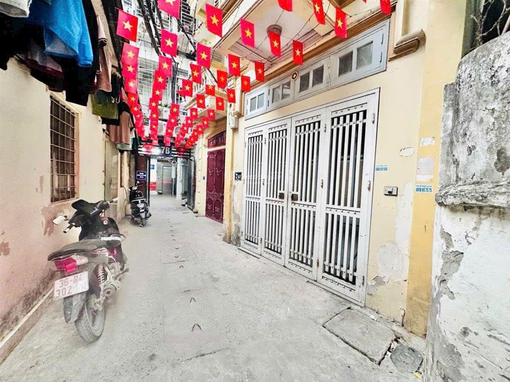 Nhà đẹp ngõ 68 cầu giấy 40m2 x 6t 2 thoáng ở & kinh doanh đều đỉnh, nhà dân xây. khu cán bộ