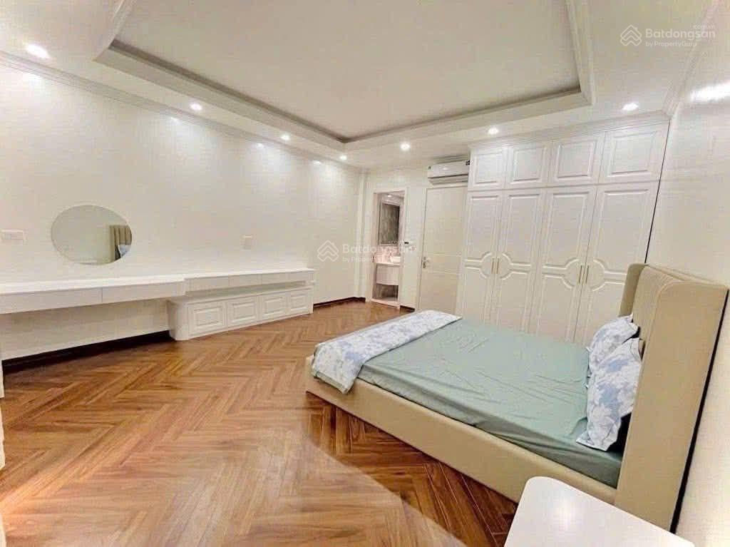 Bán nhà nhật tảo, gần cầu thăng long, phú thượng. 6 tầng thang máy 45m2 gần ô tô