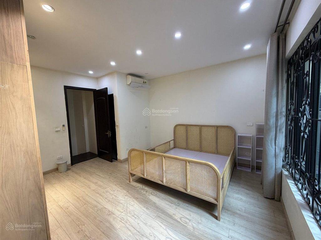 Hiếm! nhà ngã 5 hàng đậu 38m2, 5 tầng, ngõ nông gần hồ trúc bạch. đẳng cấp phố trung tâm
