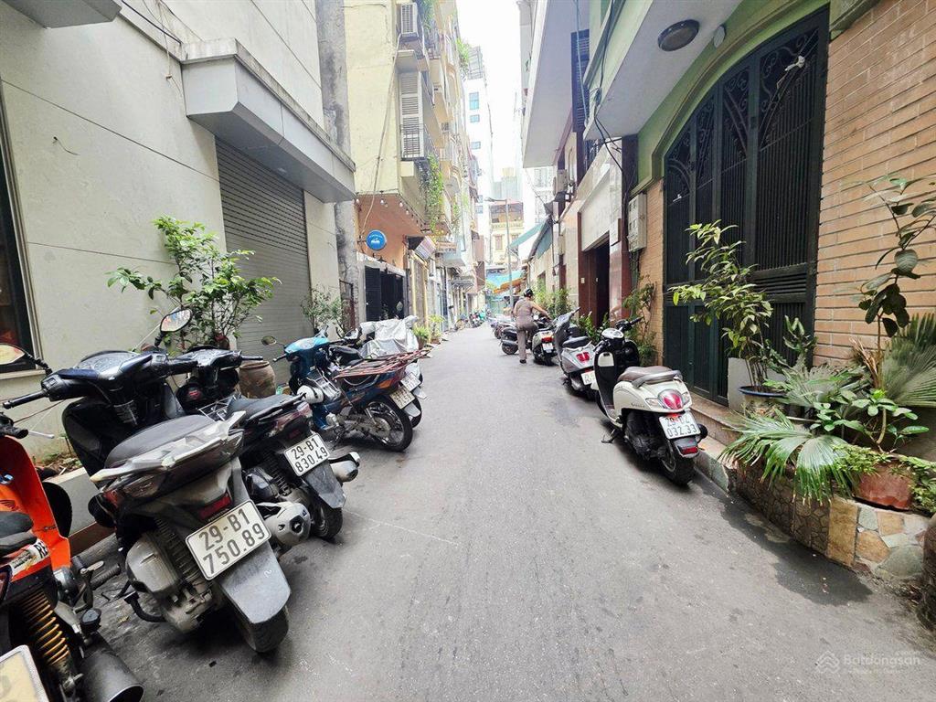 Hiếm! nhà ngã 5 hàng đậu 38m2, 5 tầng, ngõ nông gần hồ trúc bạch. đẳng cấp phố trung tâm