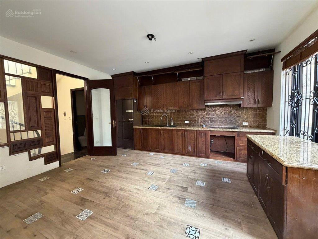 Hiếm! nhà ngã 5 hàng đậu 38m2, 5 tầng, ngõ nông gần hồ trúc bạch. đẳng cấp phố trung tâm