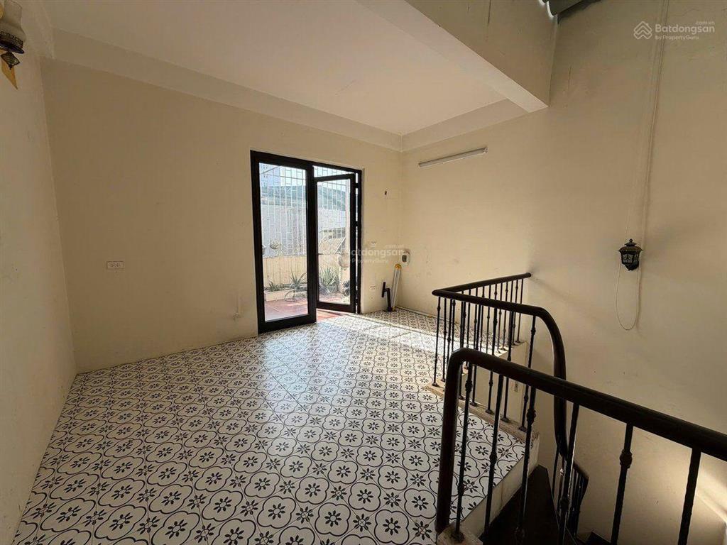 Hiếm! nhà ngã 5 hàng đậu 38m2, 5 tầng, ngõ nông gần hồ trúc bạch. đẳng cấp phố trung tâm