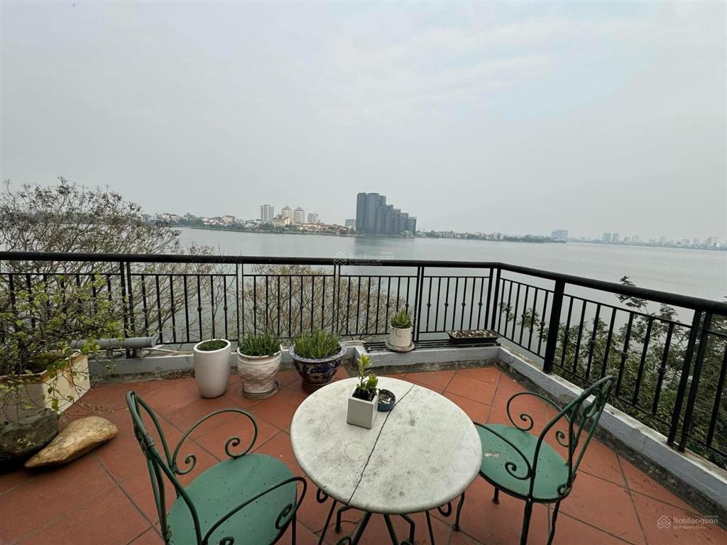 Mặt hồ tây nhật chiêu  2 mặt tiền  view toàn cảnh hồ tây  138m2  93 tỷ