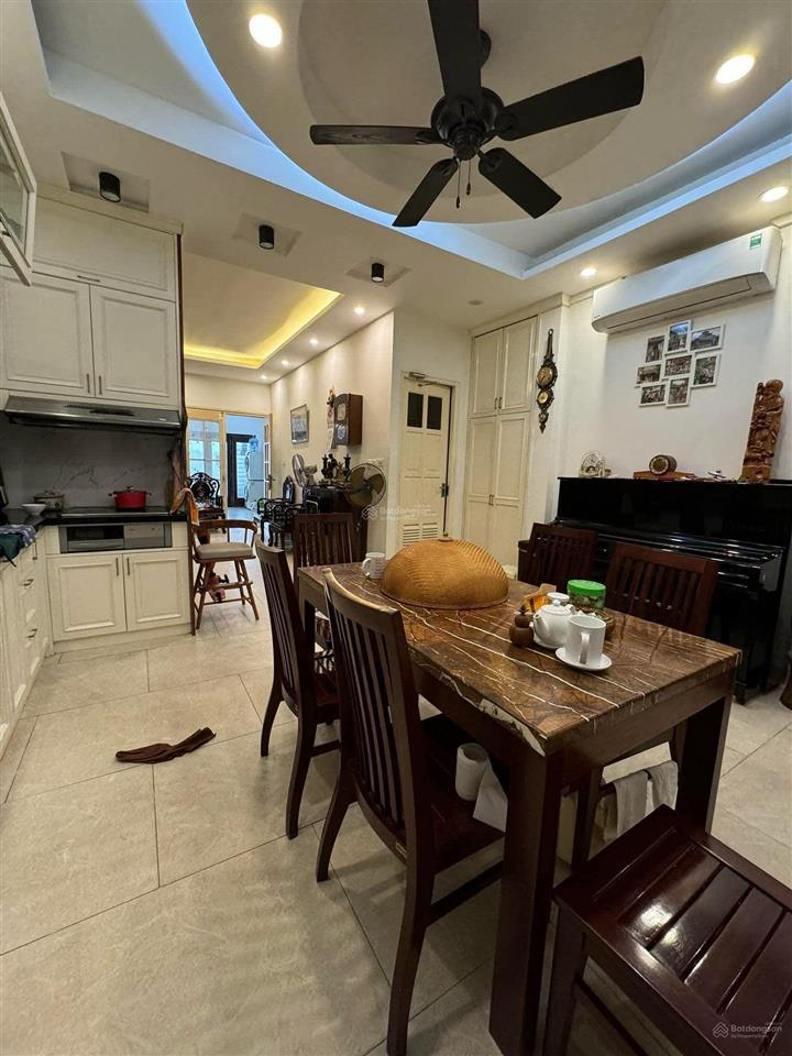 Mặt hồ tây nhật chiêu  2 mặt tiền  view toàn cảnh hồ tây  138m2  93 tỷ