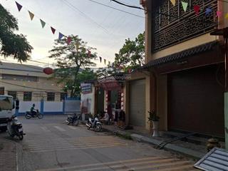 Phân lô đông ngạc, mặt ngõ thông ô tô tránh có ô chờ thang máy, gần trường y tế cộng đồng