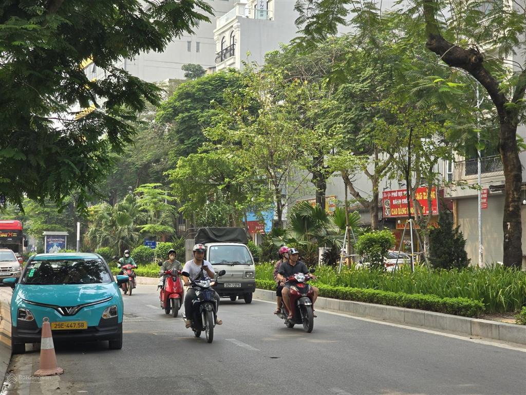 Siêu phẩm đất mặt phố lạc long quân tây hồ 170m2, 2 mặt tiền hiếm, view hồ tây, sát phố xuân la