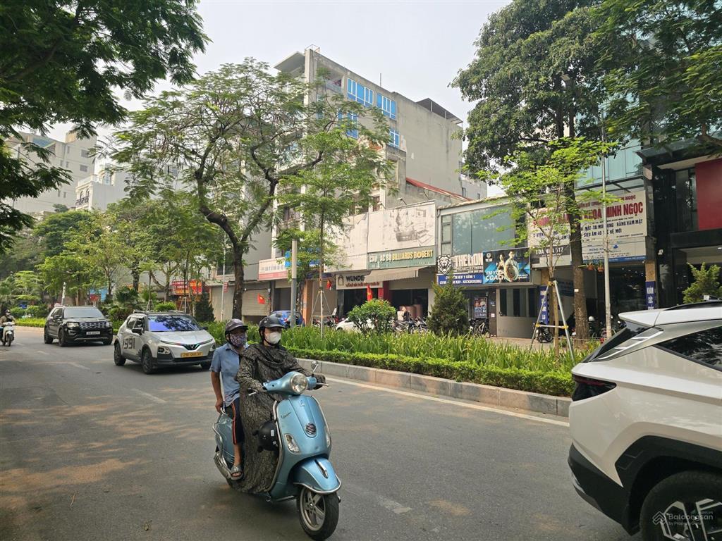 Siêu phẩm đất mặt phố lạc long quân tây hồ 170m2, 2 mặt tiền hiếm, view hồ tây, sát phố xuân la