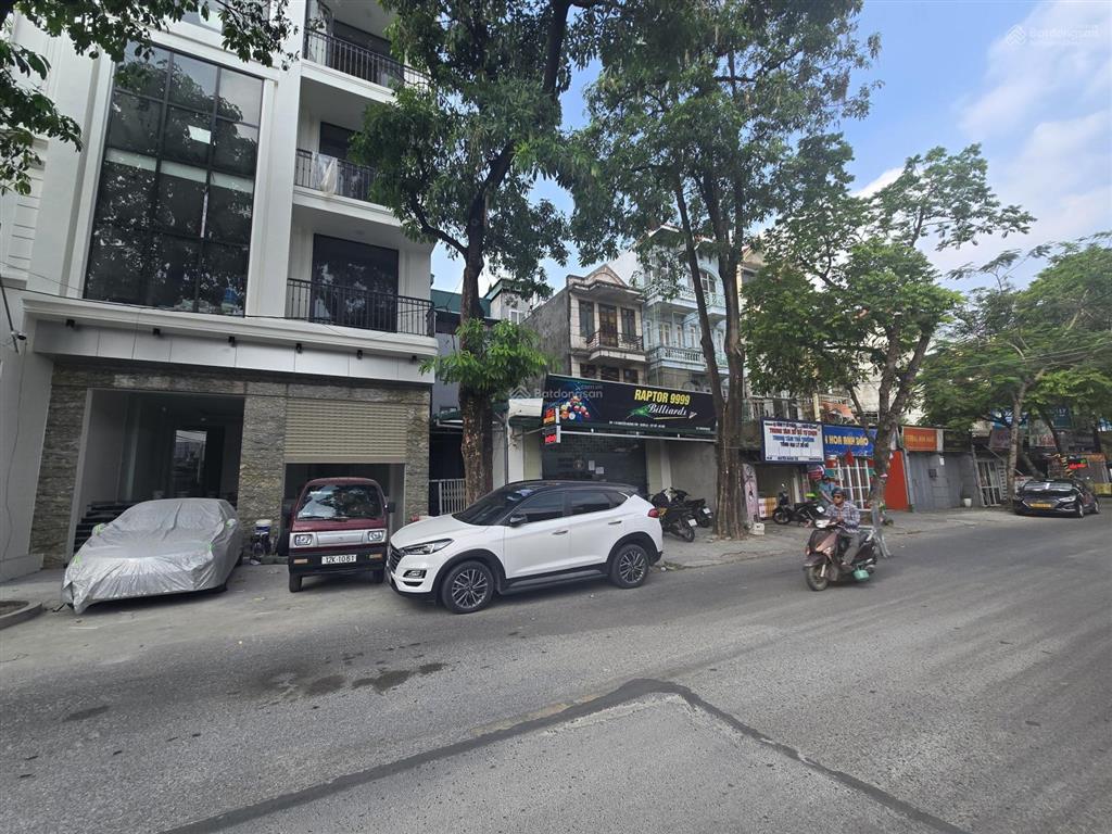 Mặt phố nguyễn hoàng tôn gần ciputra, đỉnh cao xây tòa nhà văn phòng có hầm dt 130m2 mặt tiền 6.6m