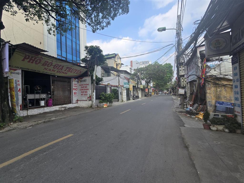Mặt phố nguyễn hoàng tôn gần ciputra, đỉnh cao xây tòa nhà văn phòng có hầm dt 130m2 mặt tiền 6.6m
