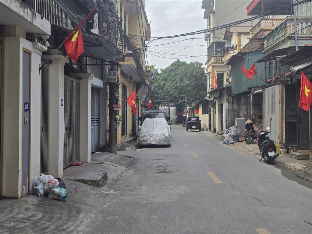 Bán đất vàng ciputra giáp kđt sunshine ngõ ô tô đỗ cửa phù hợp xây căn hộ dịch vụ