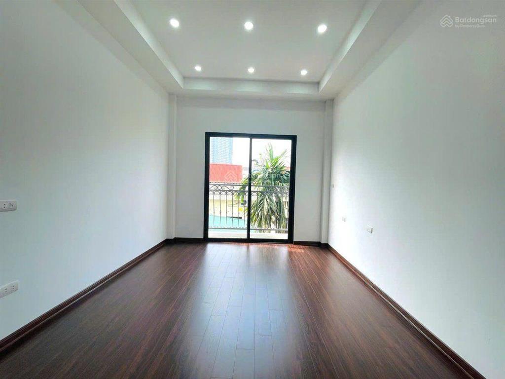 Bán nhà phố an dương vương. nhà gần sunshine city, thang máy gần ô tô. dt 42m2 x 6 tầng