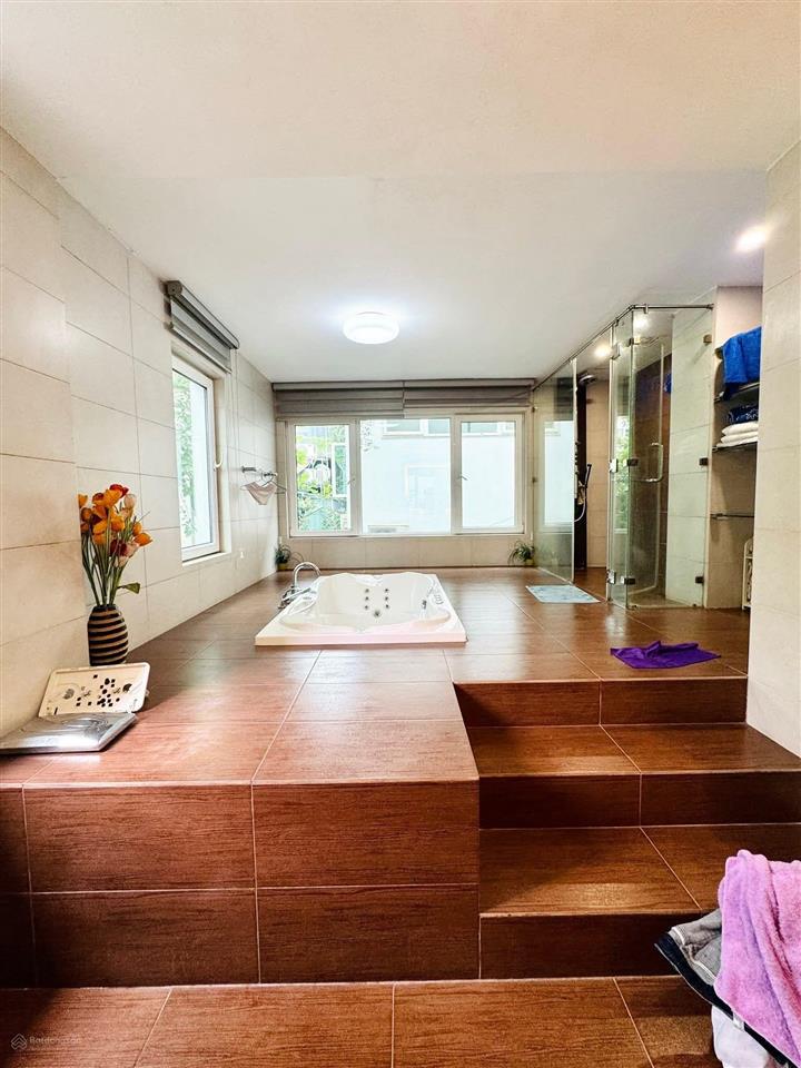 Hàng hiếm vườn đào 368m2, view vườn hoa, hàng xóm toàn lãnh đạo cấp cao