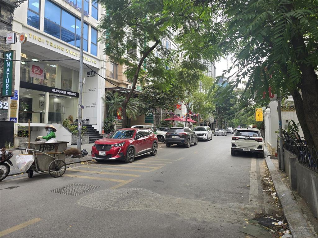Building khúc thừa dụ 150m2, 9 tầng, mặt tiền 8.6m, dòng tiền 180tr/th, giá 115 tỷ, full thuê