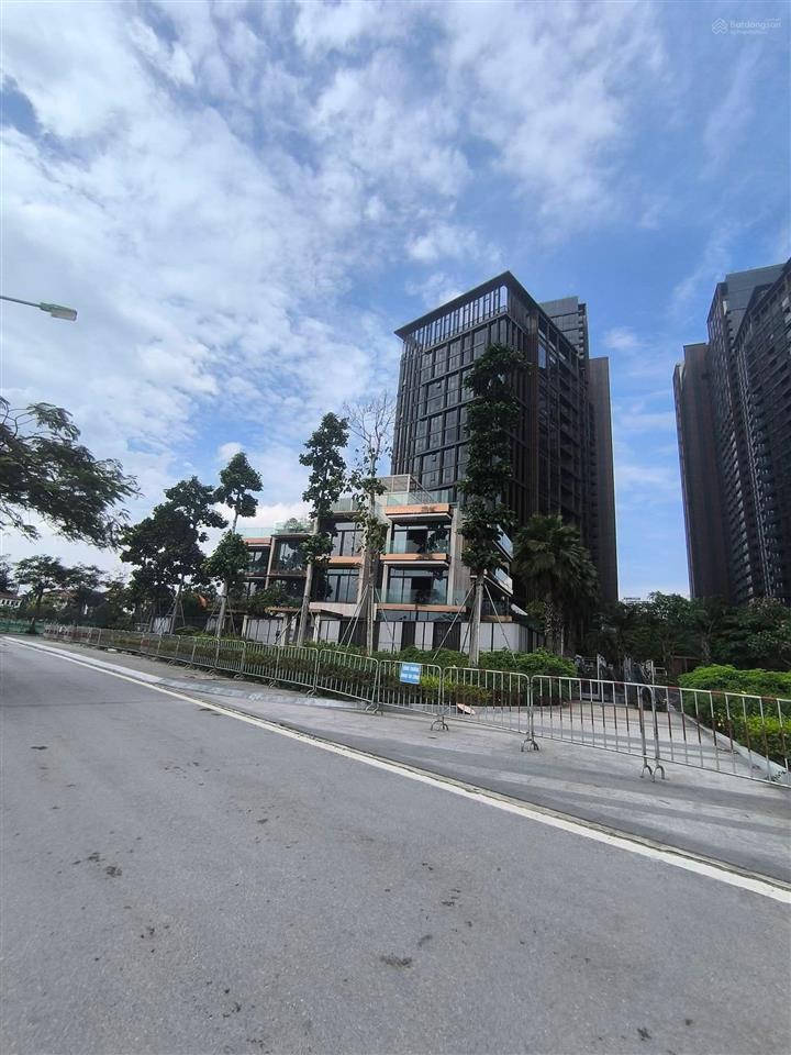 Hàng hiếm tây hồ. không quy hoạch, 315m2. view hồ tây, chủ ngộp bank
