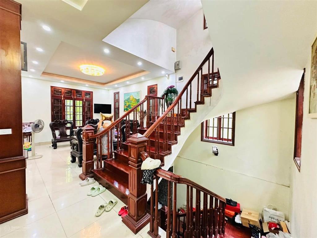 Siêu phẩm kđtm dịch vọng biệt thự 210m view công viên hầm để nhiều ô tô hiếm bán