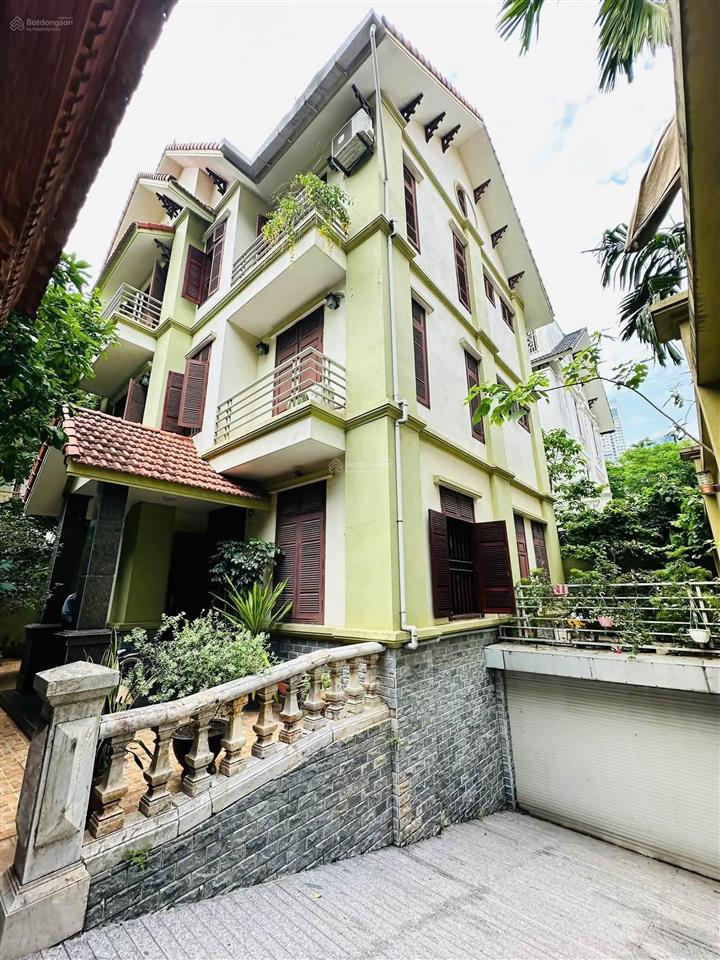Siêu phẩm kđtm dịch vọng biệt thự 210m view công viên hầm để nhiều ô tô hiếm bán