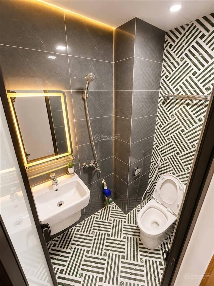 Ngộp bank. bán nhanh căn dòng tiền 52m2 x 7 tầng, căn góc, gần ô tô. phú thượng gần sunshine