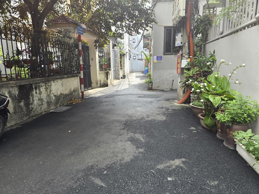 Bán nhà ngõ 209 an dương vương đối diện c3 vị trí đắc địa trí thuận tiện con học các trg phú thượng