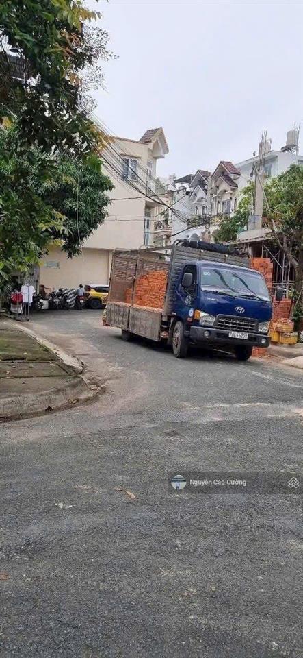 Bán đất tặng xưởng góc 2 mặt tiền công viên 15 x 19 m cn 257m2, tân chánh hiệp 08 đường 10m thông