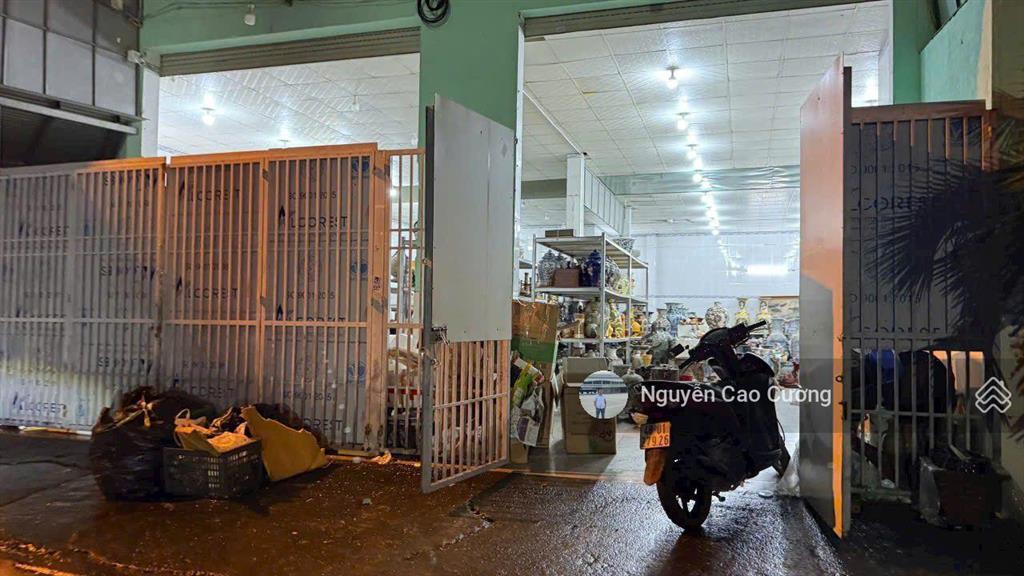 Bán đất tặng xưởng góc 2 mặt tiền công viên 15 x 19 m cn 257m2, tân chánh hiệp 08 đường 10m thông