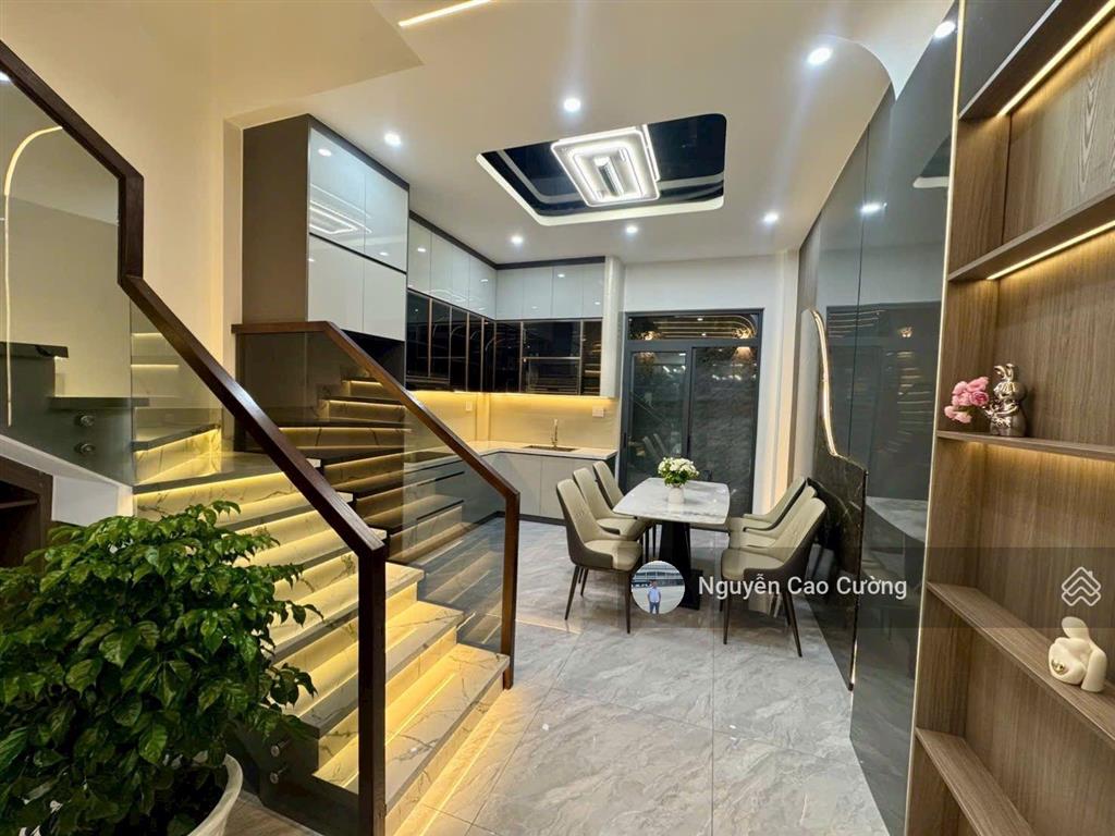 Nhà phố 4x20m, 1trệt 3 lầu đường 8m thạnh lộc 27, giáp ngã tư ga về gò vấp 500m