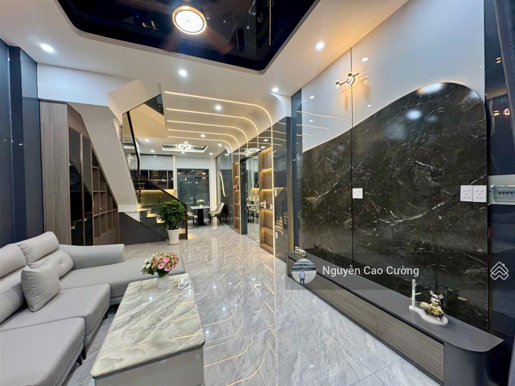 Nhà phố 4x20m, 1trệt 3 lầu đường 8m thạnh lộc 27, giáp ngã tư ga về gò vấp 500m