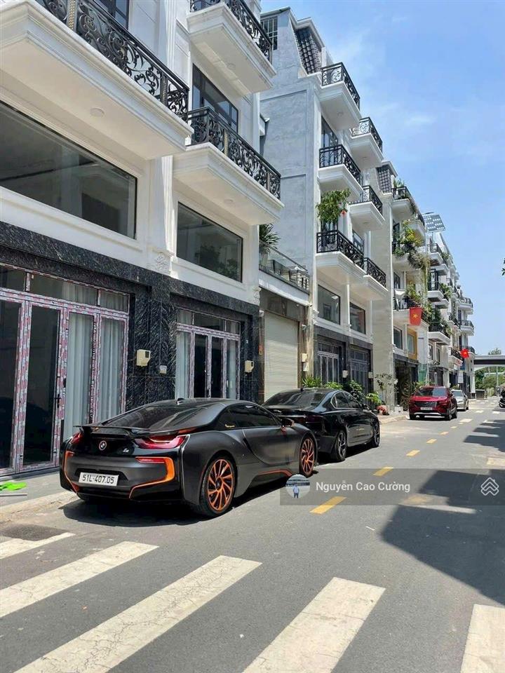 Nhà phố khu compound thành đô hà huy giáp, 1 lửng 3 lầu đường 10m thông, full nội thất