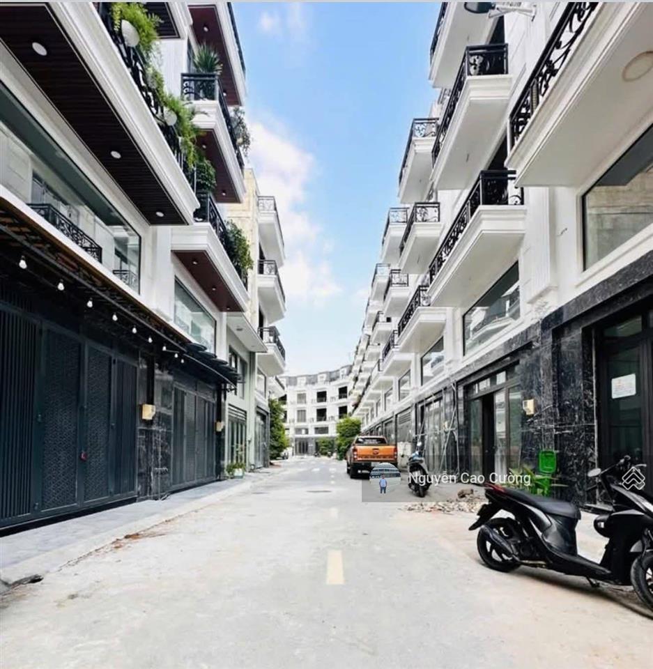 Nhà phố khu compound thành đô hà huy giáp, 1 lửng 3 lầu đường 10m thông, full nội thất
