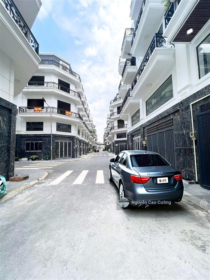 Nhà phố khu compound thành đô hà huy giáp, 1 lửng 3 lầu đường 10m thông, full nội thất