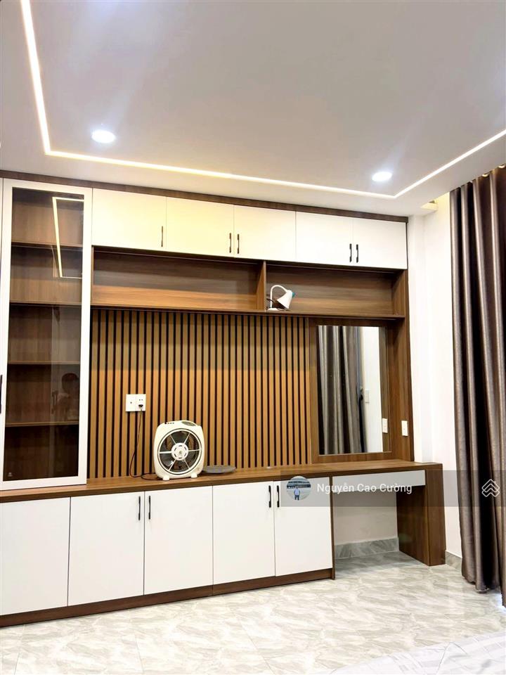 Nhà phố khu compound thành đô hà huy giáp, 1 lửng 3 lầu đường 10m thông, full nội thất