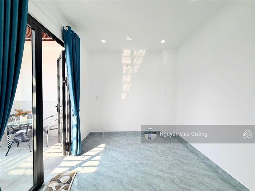 Siêu phẩm 4x20m đường 8m ô chờ thang máy trần thị năm gần ủy ban phuờng, bệnh viện q12