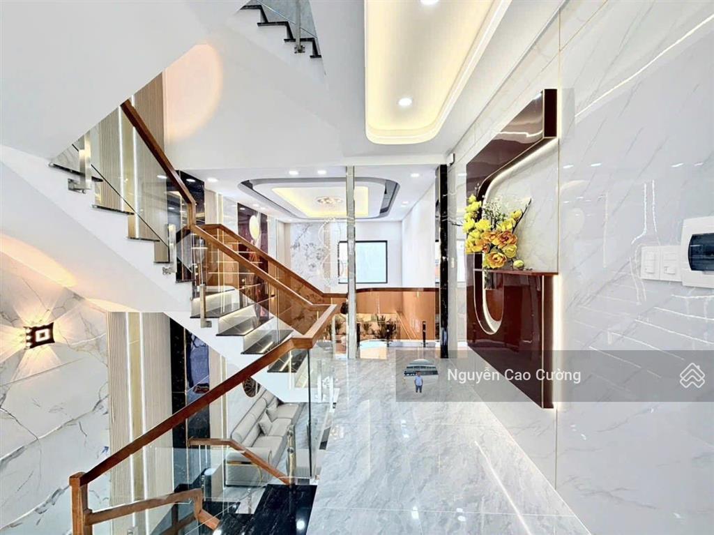 Siêu phẩm 4x20m đường 8m ô chờ thang máy trần thị năm gần ủy ban phuờng, bệnh viện q12