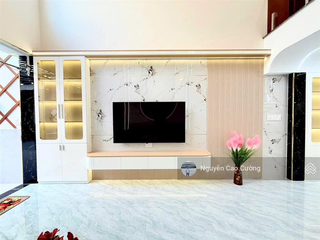 Siêu phẩm 4x20m đường 8m ô chờ thang máy trần thị năm gần ủy ban phuờng, bệnh viện q12