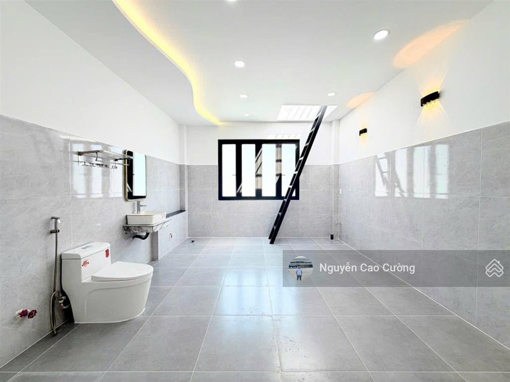 Siêu phẩm 4x20m đường 8m ô chờ thang máy trần thị năm gần ủy ban phuờng, bệnh viện q12