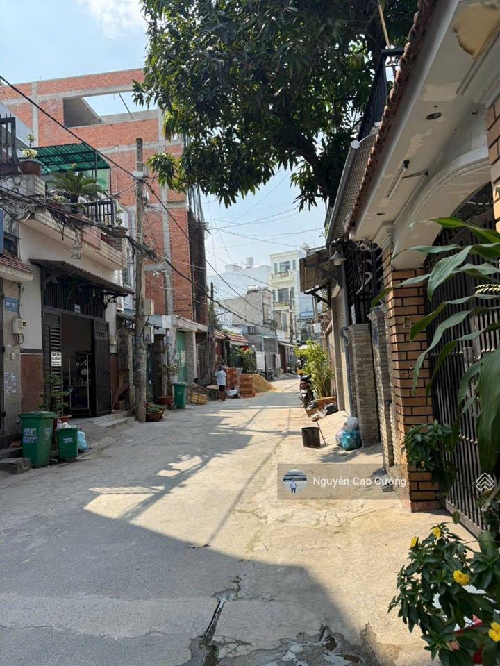 Căn hộ dịch vụ 4,5x24m đúc 3 lầu hẻm 8m 1/ lê văn khương dòng tiền 30tr/ tháng, hiệp thành, q12